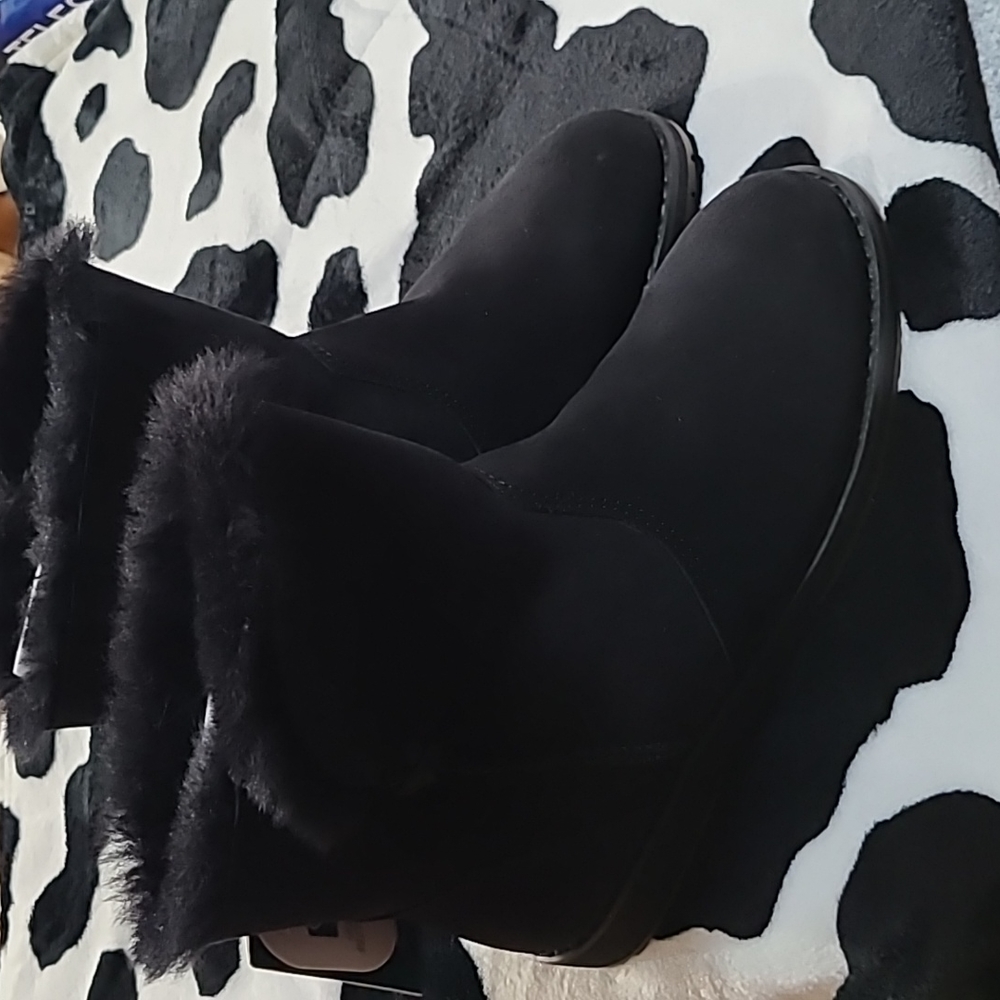 Black suede Emu boots